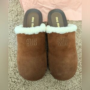 NIB Miu Miu Zoccoli Shearling-Trimmed Suede Clogs - Brown best fit W10-10.5